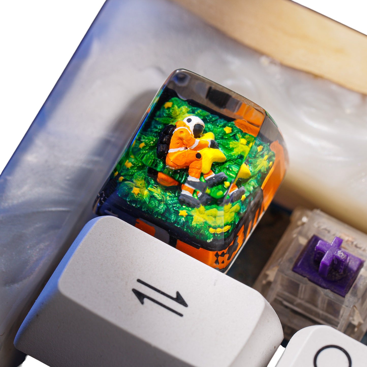 Keycap Astronaut Hugging Star Orange | Artisan Mechanical Keycap