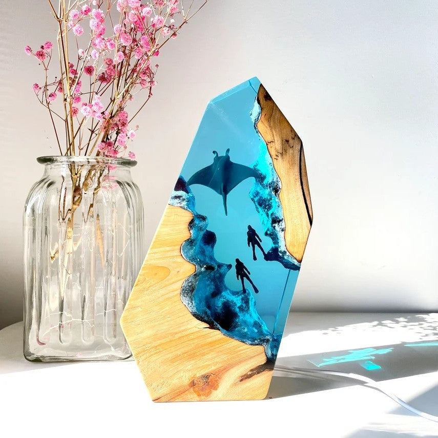 Epoxy Resin Decorative Lamp – Manta Ray Dive LY013-1