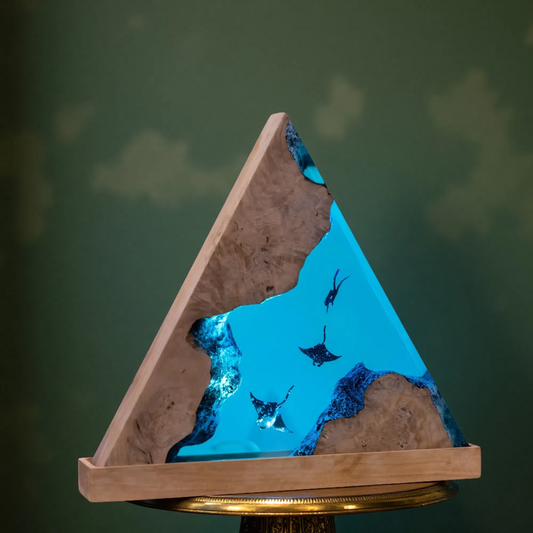 Manta Ray Resin Lamp – Ocean Pyramid Edition – Elegant Stingray Night Light