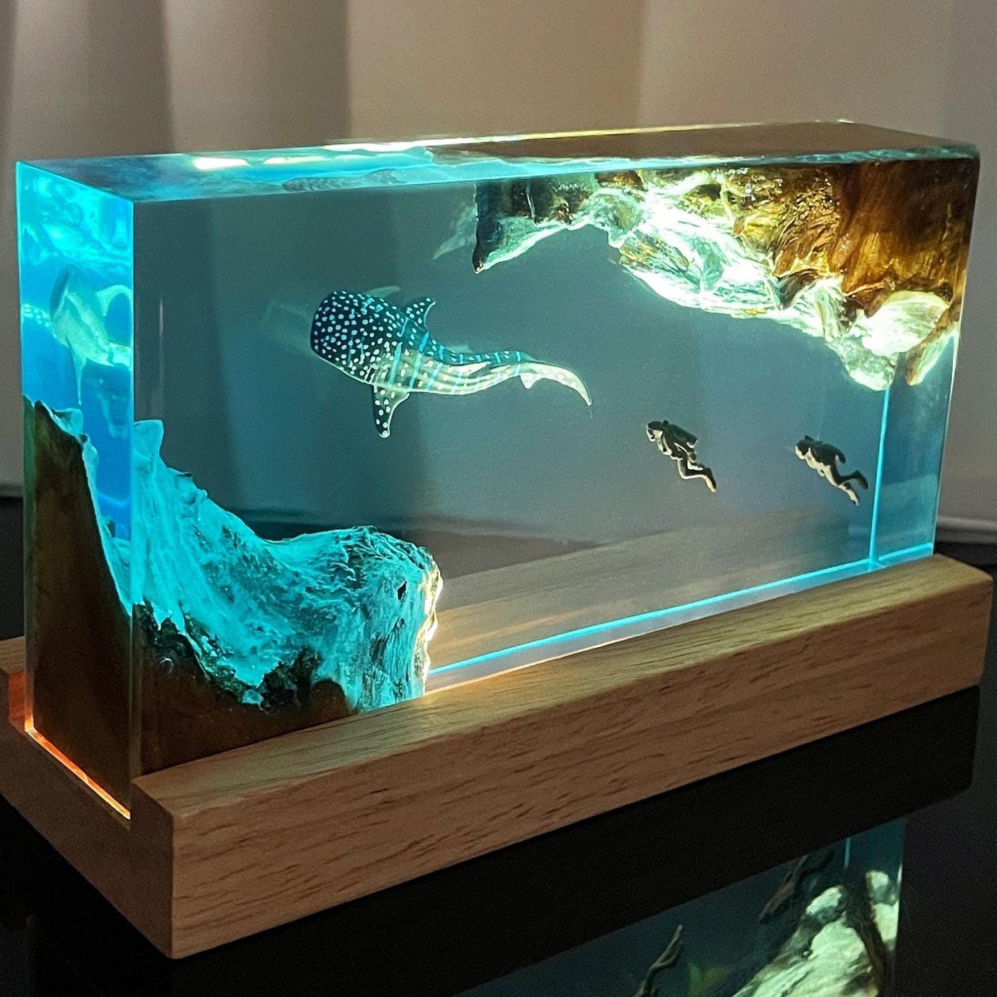 Blue Whale Ocean Epoxy Lamp - LY145