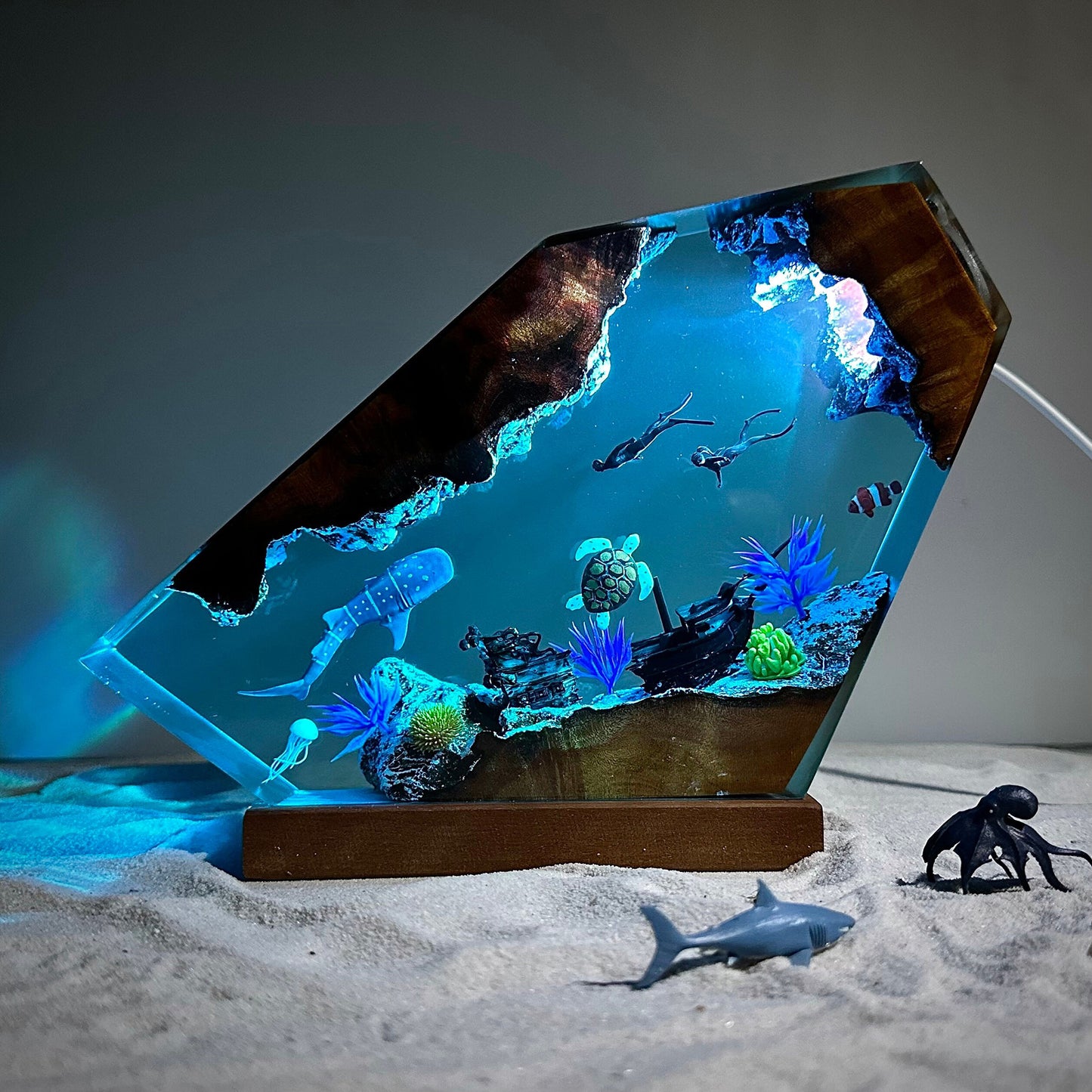 Teal Blue Ocean Epoxy Lamp – LY057