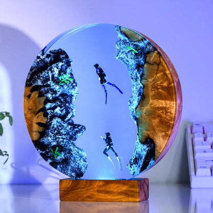 Ocean Window Diver Epoxy Lamp – LY431