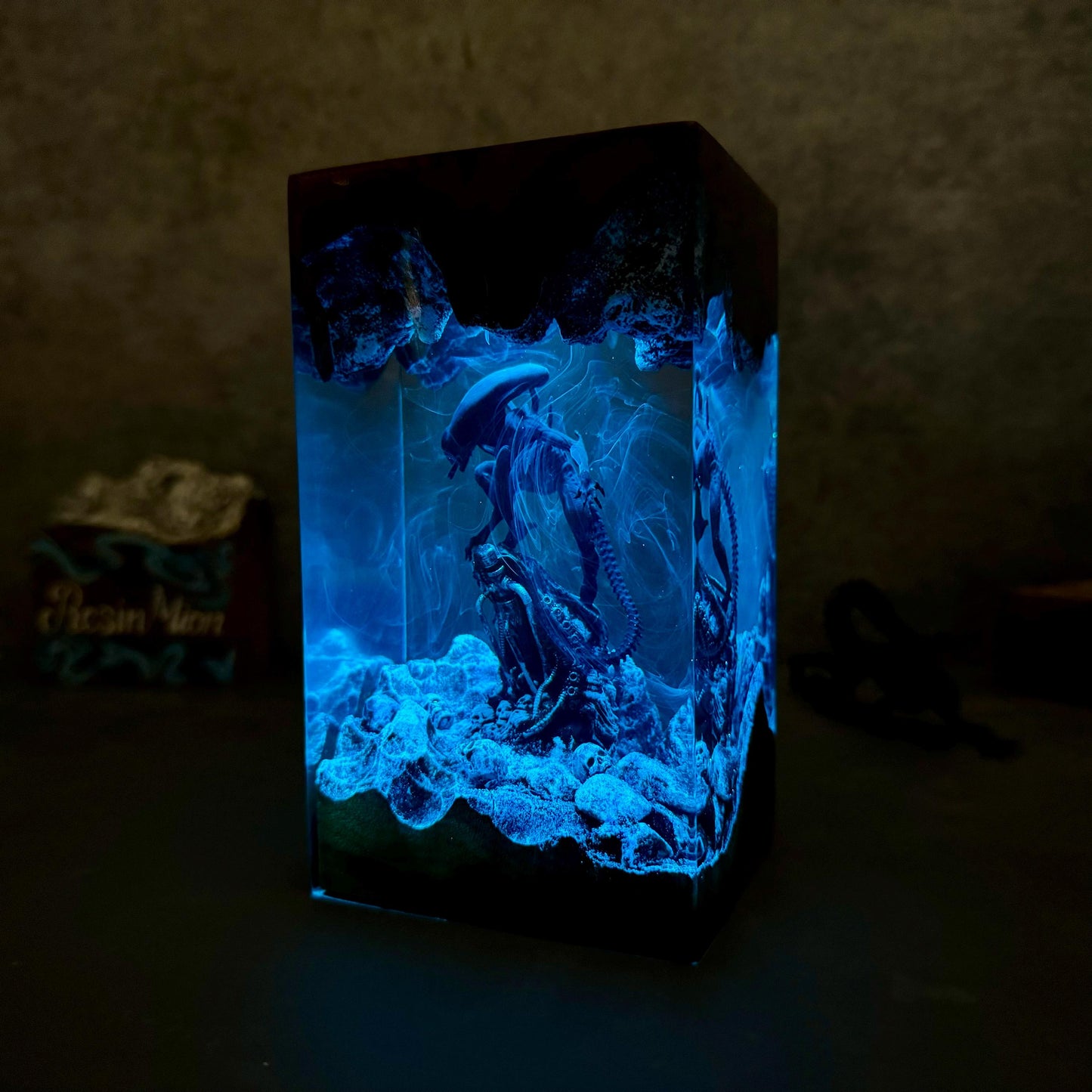 Blue Water Dragon Pillar Epoxy Lamp – LY329