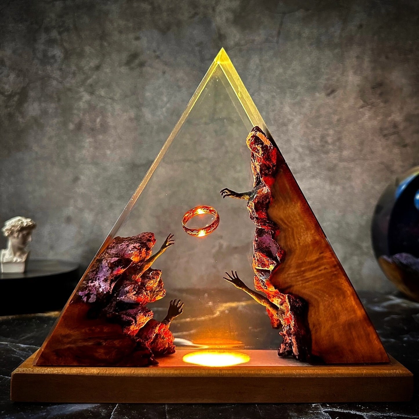 Sunset Pyramid Epoxy Lamp – LY142