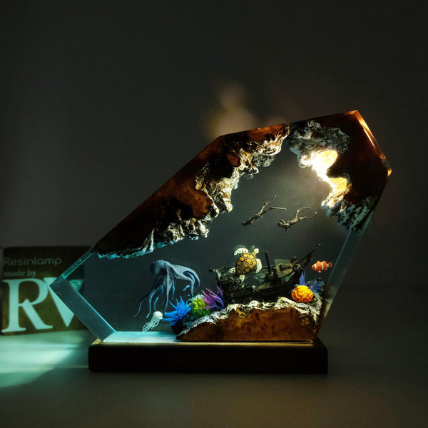 Blue Glow Tropical Fish Ocean Epoxy Lamp – LY249