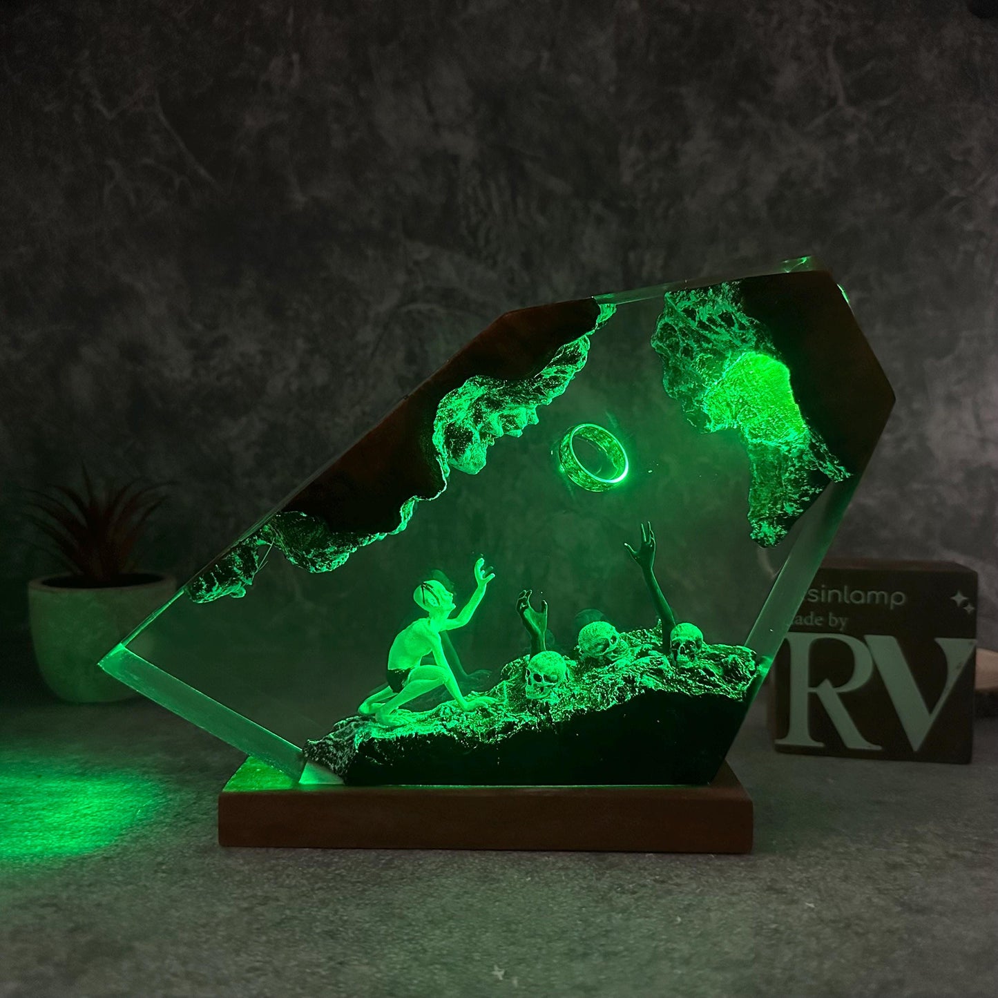 Red Snow Brown Glow Epoxy Lamp – LY167