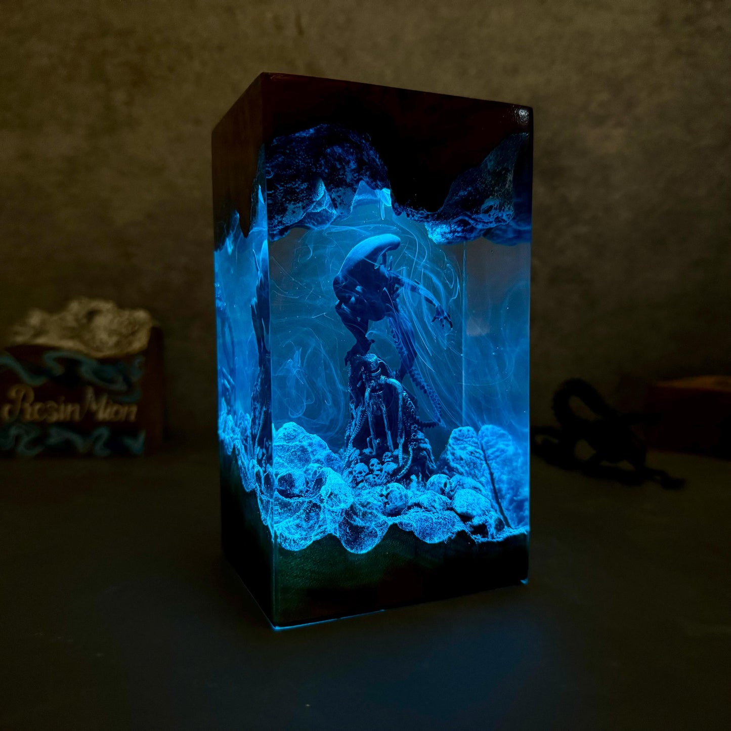 Blue Water Dragon Pillar Epoxy Lamp – LY329