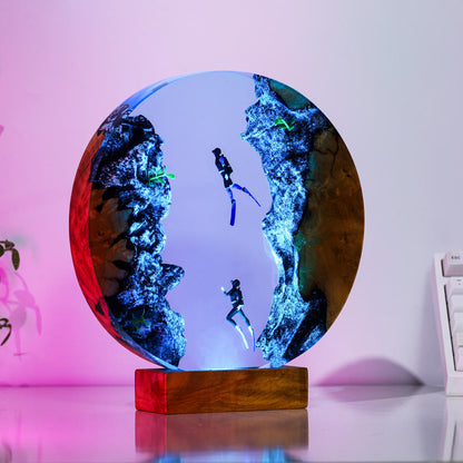 Ocean Window Diver Epoxy Lamp – LY431