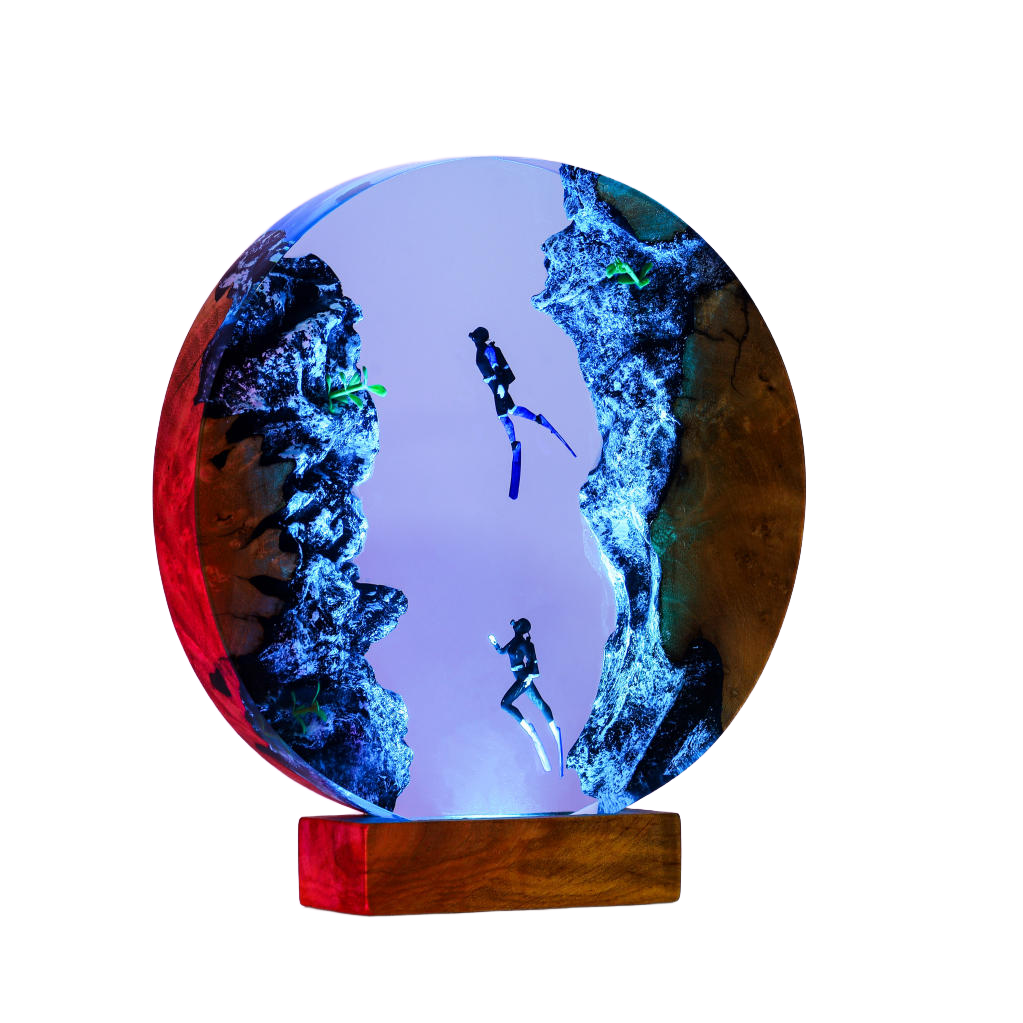 Ocean Window Diver Epoxy Lamp – LY431