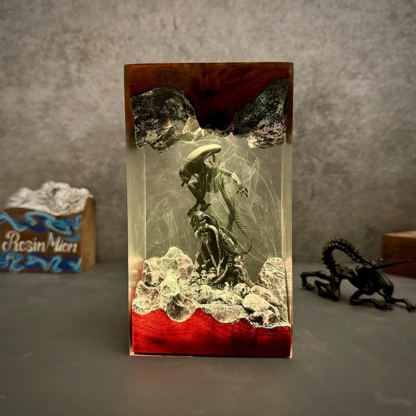 Blue Water Dragon Pillar Epoxy Lamp – LY329