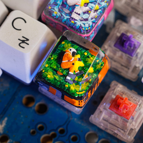 Keycap Astronaut Hugging Star Orange | Artisan Mechanical Keycap