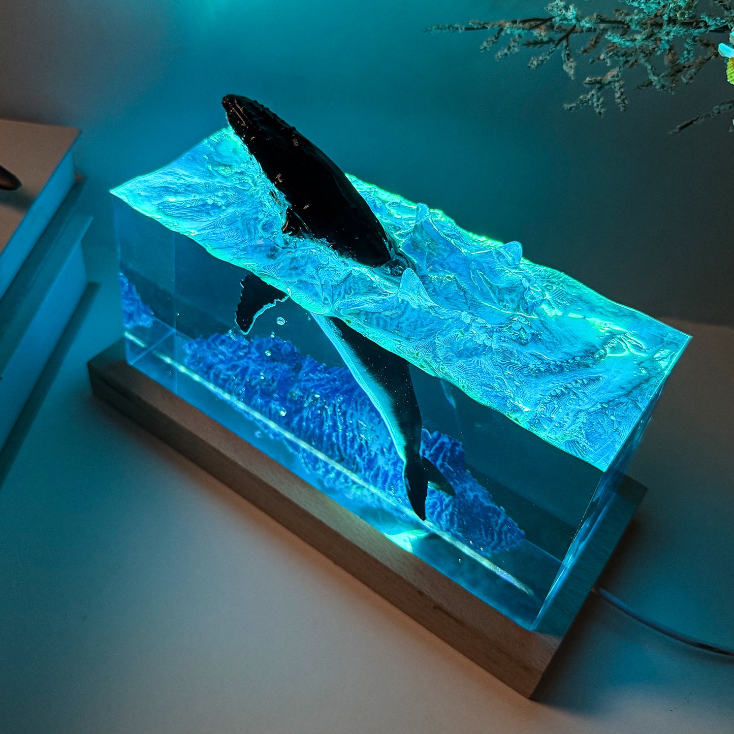 Ocean Dolphin Epoxy Lamp – LY472