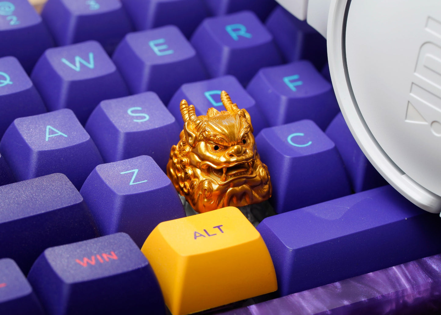 Keycap Unicorn Gold Horizontal Brow | Artisan Keycap