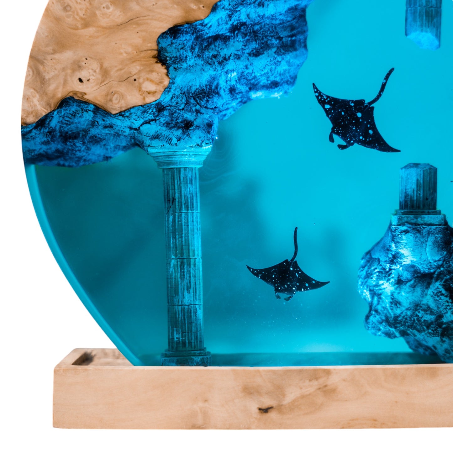 Stingray Column Resin Lamp – Ocean Night Light