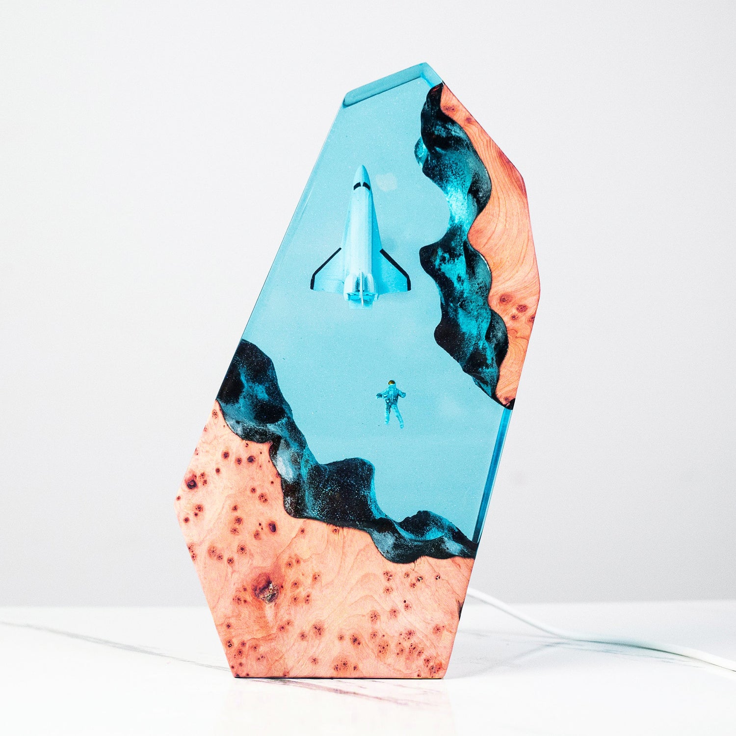 Astronaut in Blue Ocean Space Epoxy Lamp – LY007-2