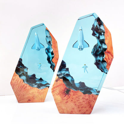 Astronaut in Blue Ocean Space Epoxy Lamp – LY007-2