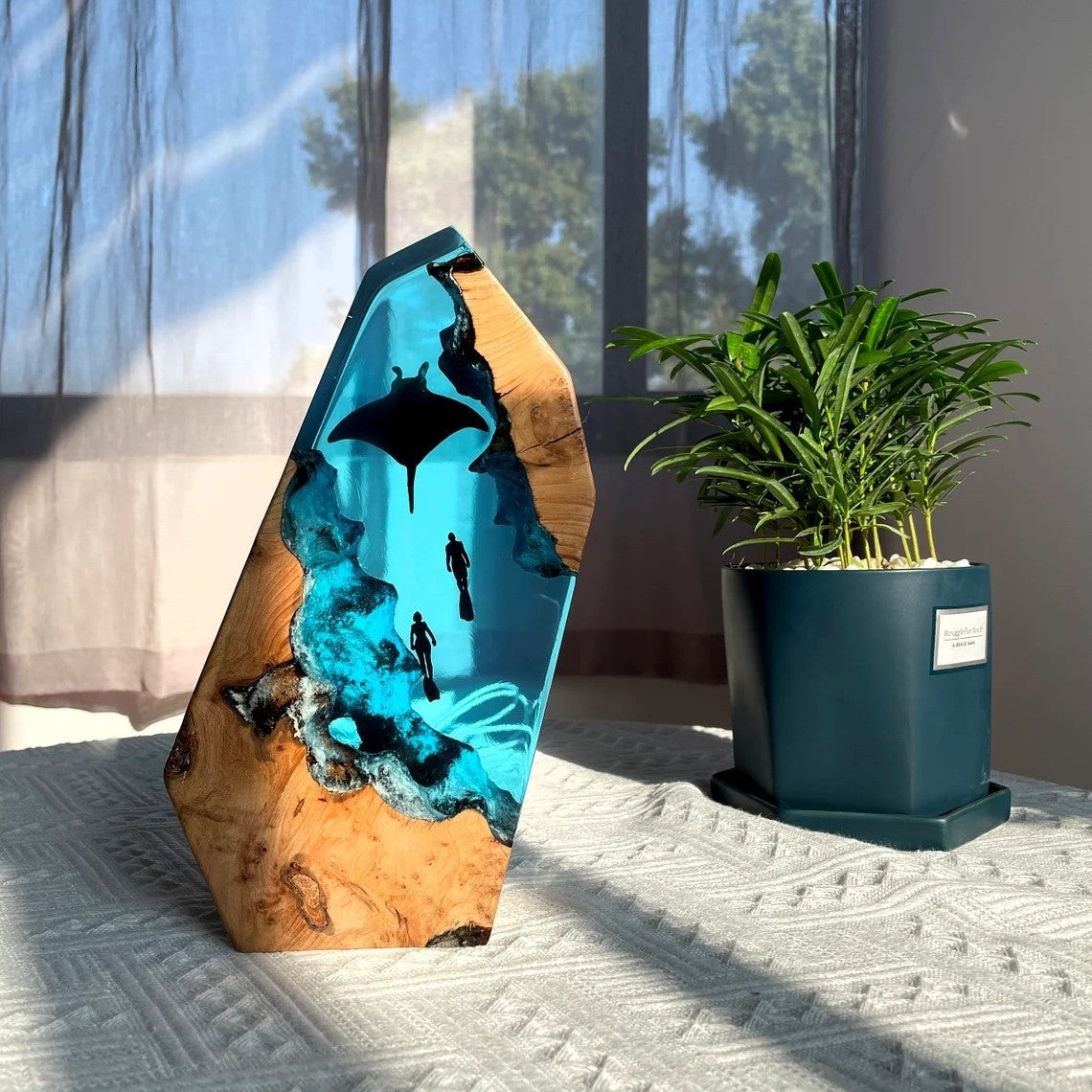 Ocean Crystal Epoxy Lamp – LY003-1