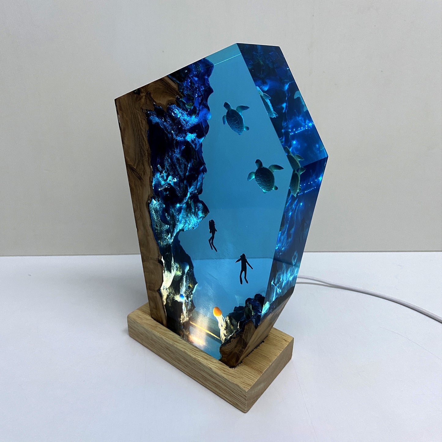 Ocean Art Epoxy Lamp – LY006-1