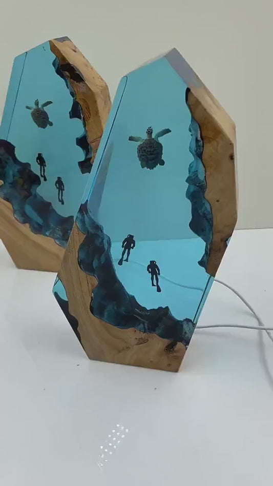 Epoxy Resin Decorative Lamp – Sea Turtle Dive LY009-1